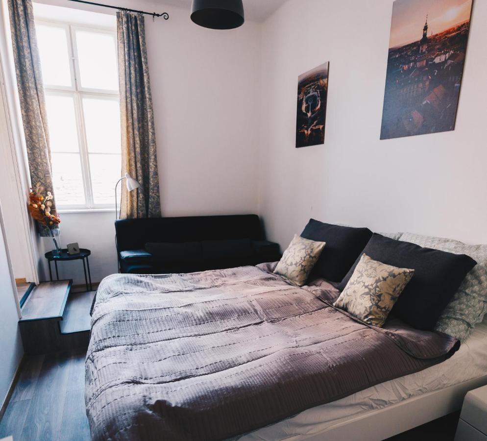 Апартаменты Studio77 Apartman Шопрон Экстерьер фото
